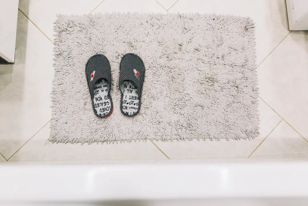 Hotel bath mats by Avnis Global India