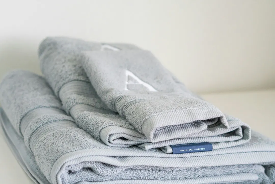 Hotel hand and face towels by Avnis Global