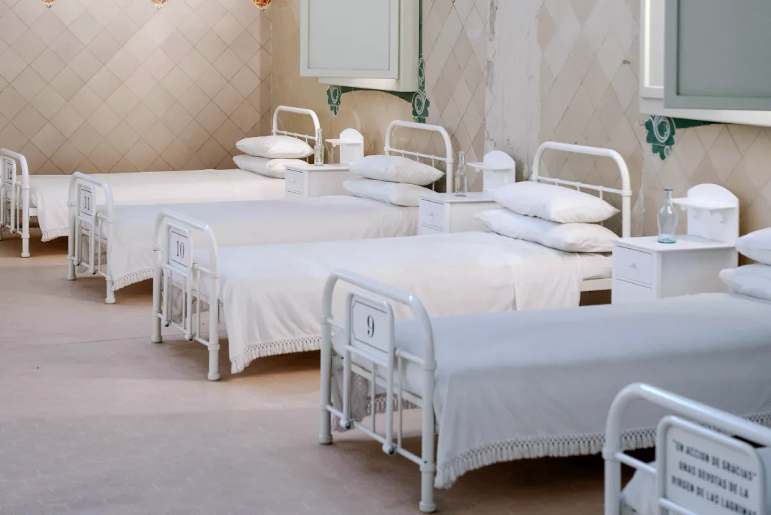 Hospital bed sheets by Avnis Global India
